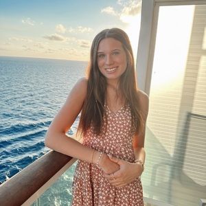 Meet your Posher, Addison